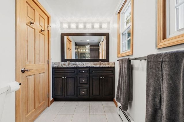 76 Fairview Ave, Rehoboth, MA 02769