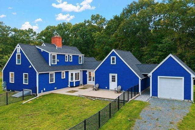 76 Fairview Ave, Rehoboth, MA 02769