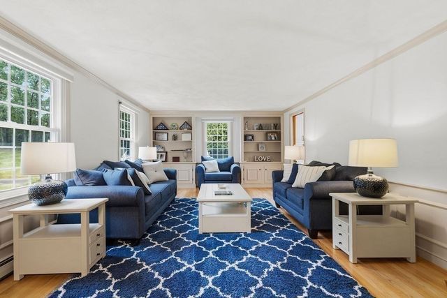 76 Fairview Ave, Rehoboth, MA 02769
