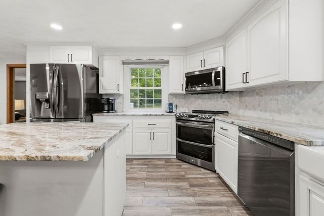 76 Fairview Ave, Rehoboth, MA 02769