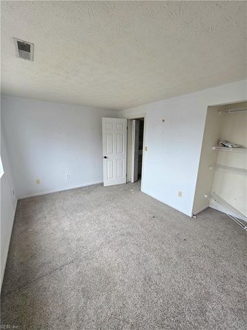 145 Alaric DR, Hampton, VA 23664