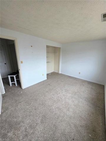 145 Alaric DR, Hampton, VA 23664