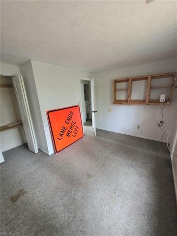 145 Alaric DR, Hampton, VA 23664