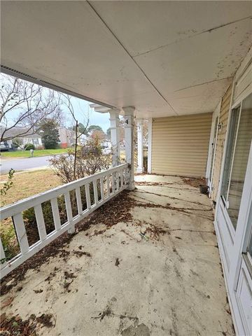 145 Alaric DR, Hampton, VA 23664