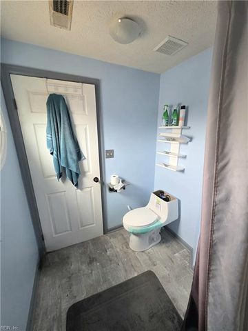 145 Alaric DR, Hampton, VA 23664