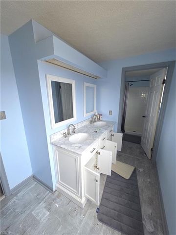 145 Alaric DR, Hampton, VA 23664