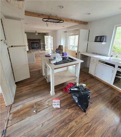 145 Alaric DR, Hampton, VA 23664