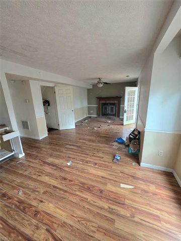 145 Alaric DR, Hampton, VA 23664