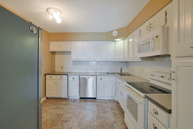 1501 Woodbridge Road 3E, Joliet, IL 60436