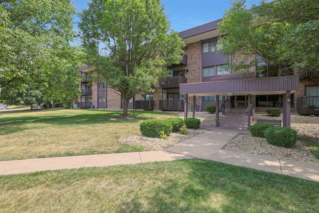 1501 Woodbridge Road 3E, Joliet, IL 60436