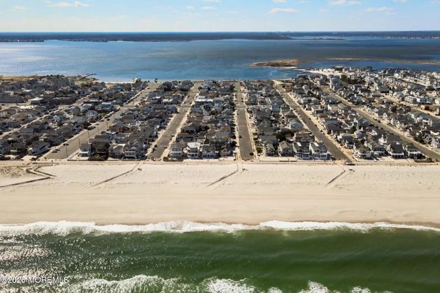 26 Bond Avenue A, Lavallette, NJ 08735
