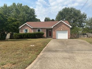 1224 Marla Dr, Clarksville, TN 37042