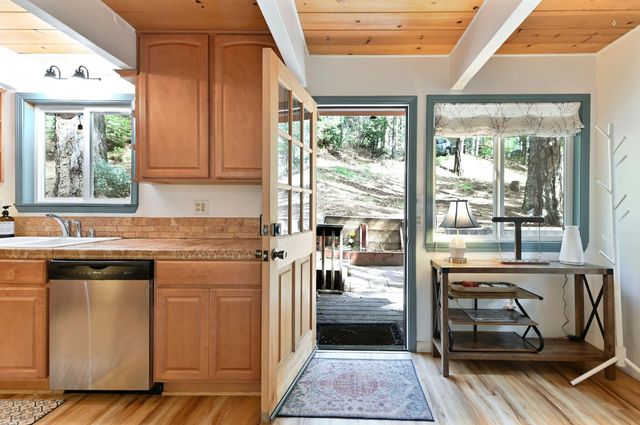 2816 Pine Knoll Dr, Arnold, CA 95223