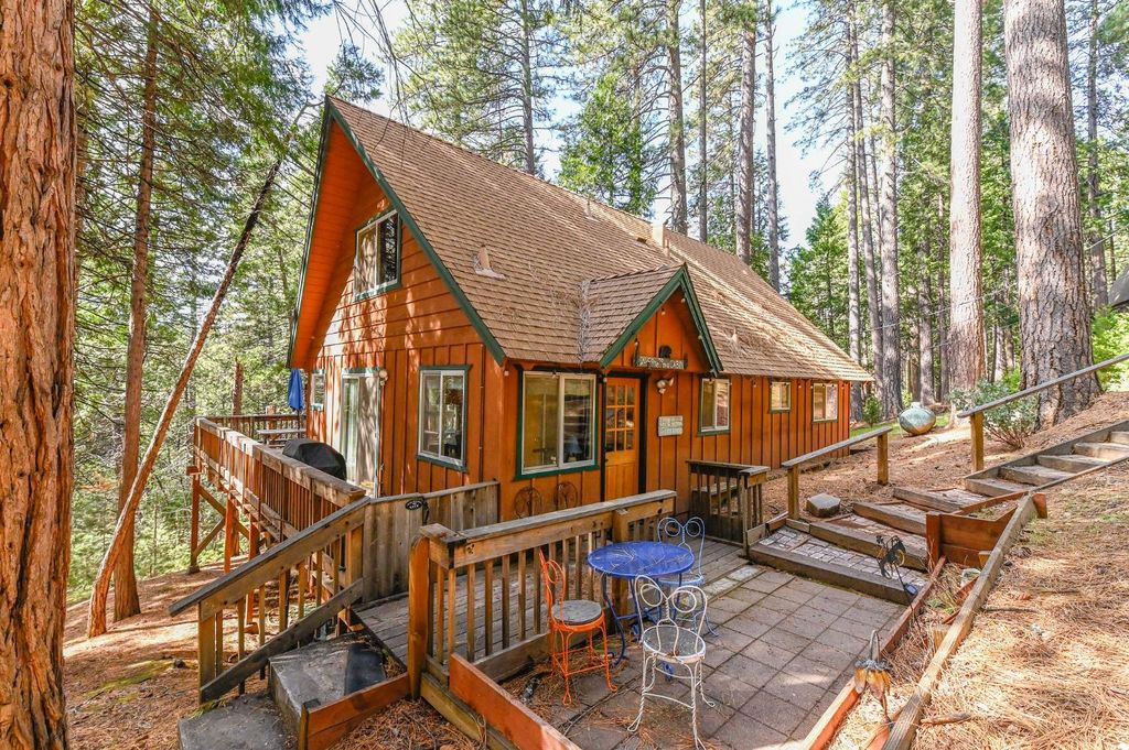 2816 Pine Knoll Dr, Arnold, CA 95223