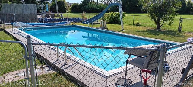 30605 Champine Street, Saint Clair Shores, MI 48082