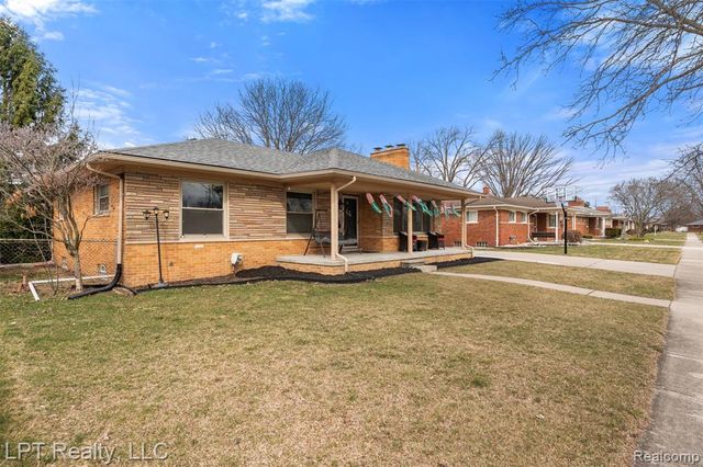 30605 Champine Street, Saint Clair Shores, MI 48082