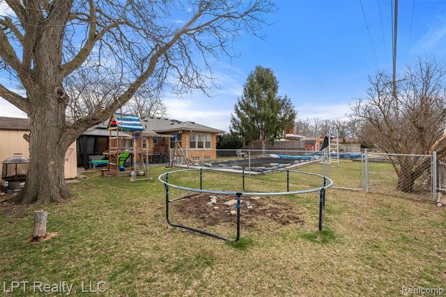 30605 Champine Street, Saint Clair Shores, MI 48082