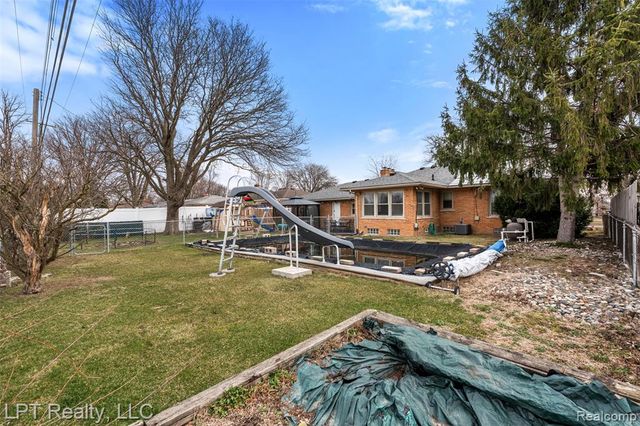 30605 Champine Street, Saint Clair Shores, MI 48082