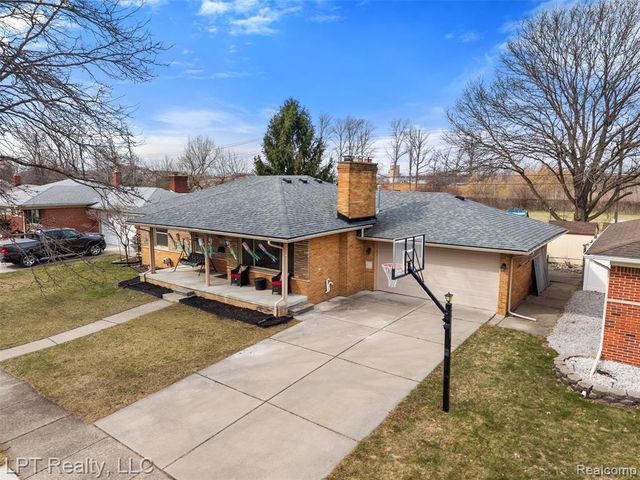 30605 Champine Street, Saint Clair Shores, MI 48082