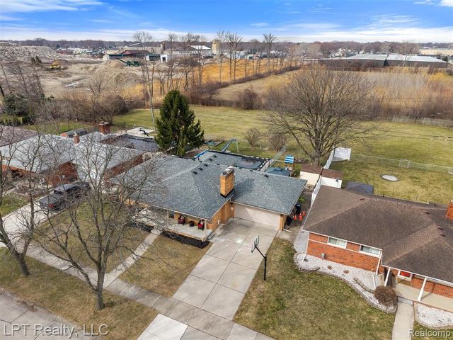 30605 Champine Street, Saint Clair Shores, MI 48082