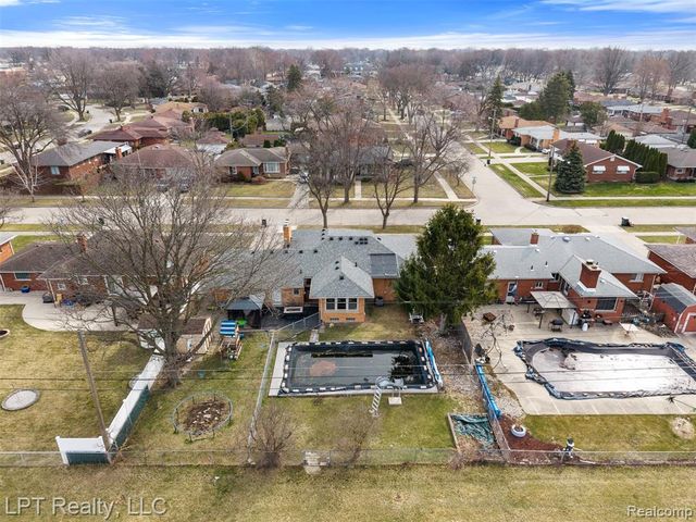 30605 Champine Street, Saint Clair Shores, MI 48082
