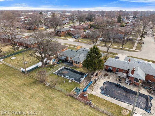 30605 Champine Street, Saint Clair Shores, MI 48082