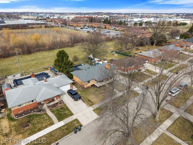 30605 Champine Street, Saint Clair Shores, MI 48082