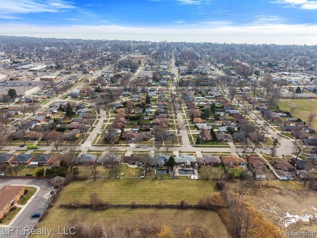 30605 Champine Street, Saint Clair Shores, MI 48082