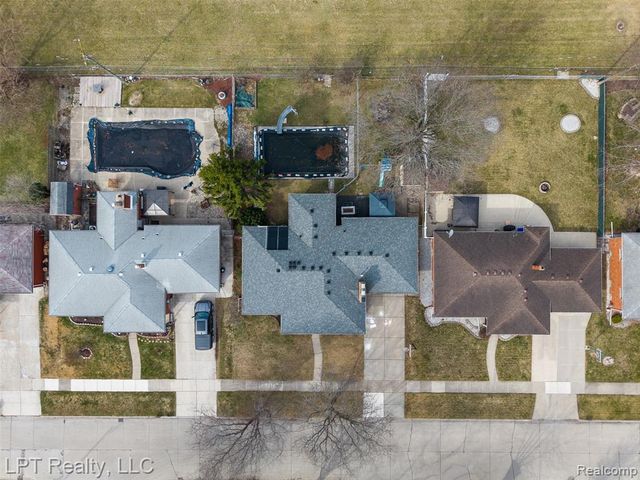 30605 Champine Street, Saint Clair Shores, MI 48082