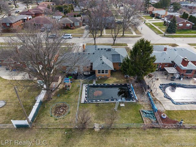 30605 Champine Street, Saint Clair Shores, MI 48082