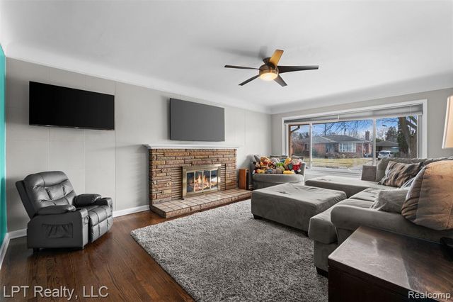 30605 Champine Street, Saint Clair Shores, MI 48082