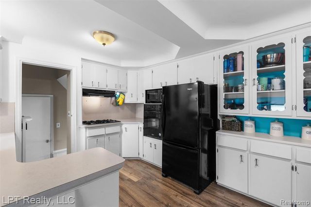 30605 Champine Street, Saint Clair Shores, MI 48082