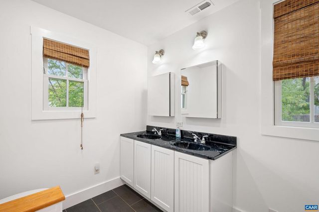 423 MEADE AVE, Charlottesville, VA 22902