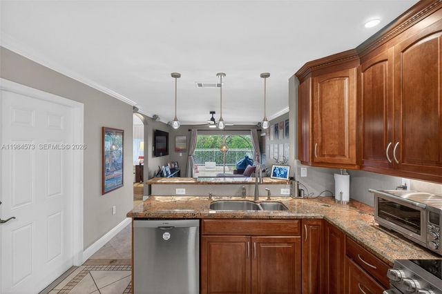 1860 Sweetbay Way, Hollywood, FL 33019