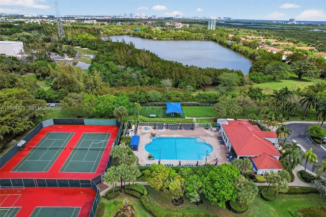 1860 Sweetbay Way, Hollywood, FL 33019