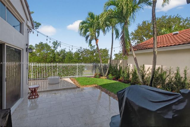 1860 Sweetbay Way, Hollywood, FL 33019
