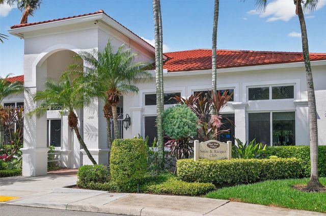 1860 Sweetbay Way, Hollywood, FL 33019