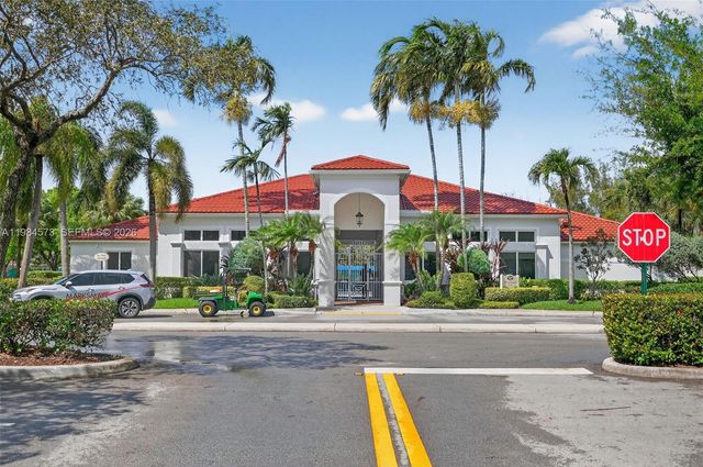 1860 Sweetbay Way, Hollywood, FL 33019