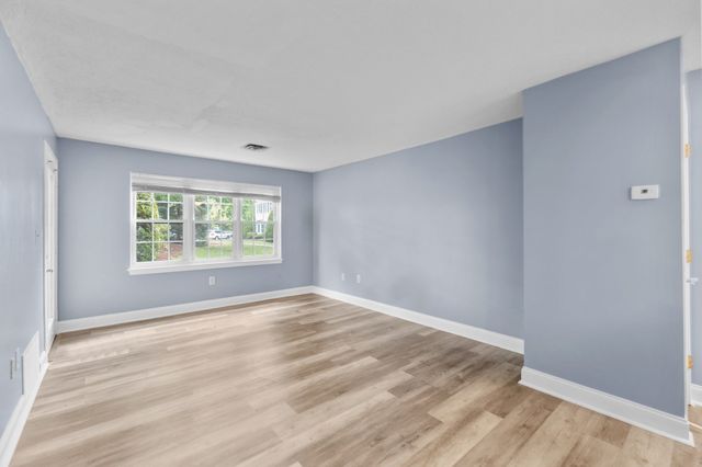 750 Brookside Dr D, Andover, MA 01810