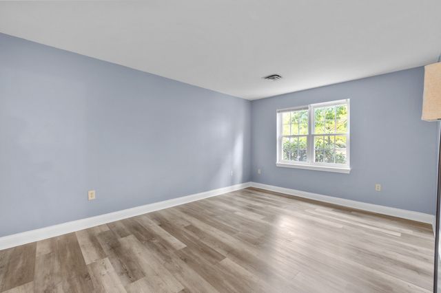 750 Brookside Dr D, Andover, MA 01810