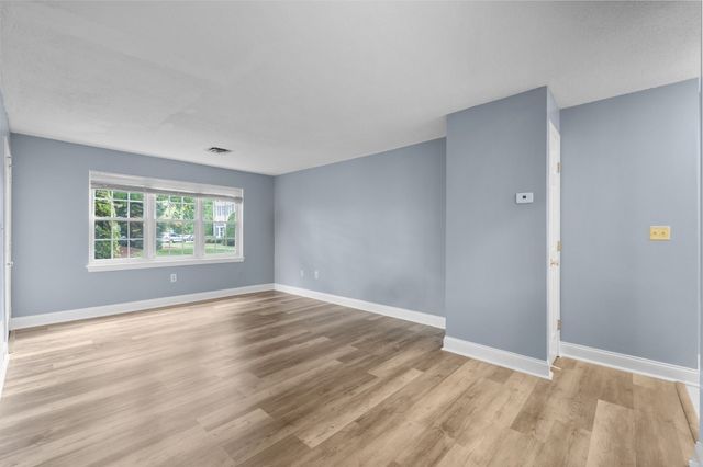 750 Brookside Dr D, Andover, MA 01810