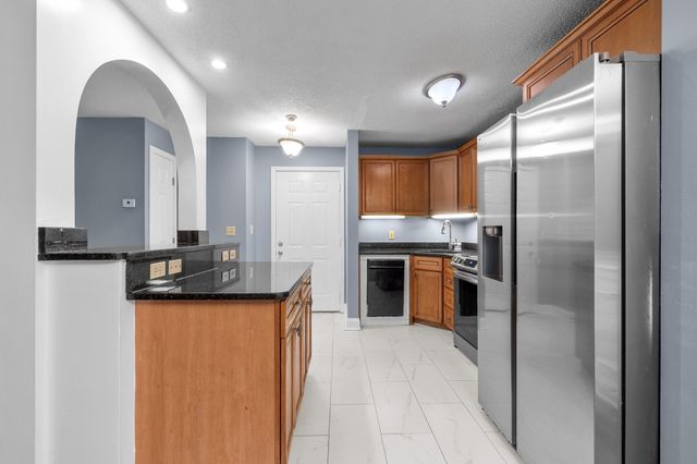 750 Brookside Dr D, Andover, MA 01810