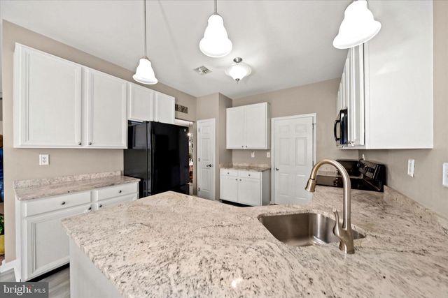 20 HUNTERS WAY, Glen Mills, PA 19342