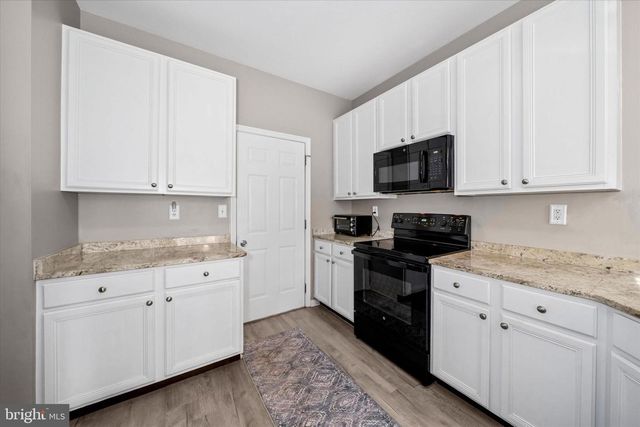 20 HUNTERS WAY, Glen Mills, PA 19342