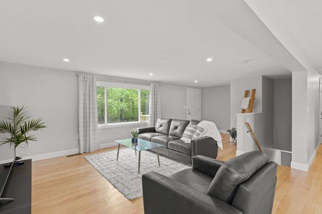 74 Little River Road, Kingston, NH 03848