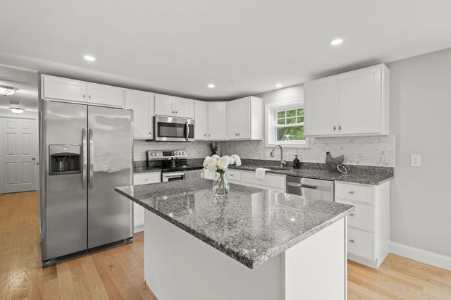 74 Little River Road, Kingston, NH 03848