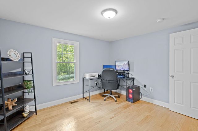 74 Little River Road, Kingston, NH 03848