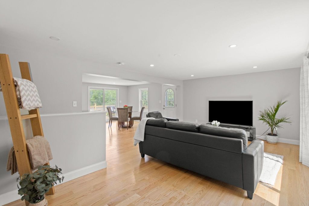 Image 10 of property listing at 74 Little River Road, Kingston, NH 03848