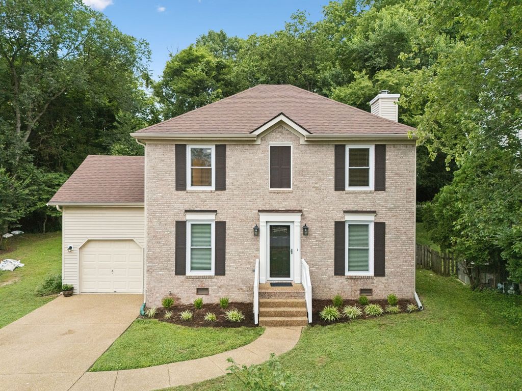 2059 Upland Dr, Franklin, TN 37067