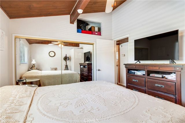 37667 Live Oak Street, Angelus Oaks, CA 92305